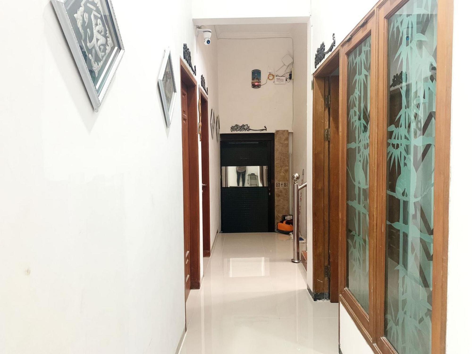 Tjahaja Baroe Syariah Mitra Reddoorz At Dukuh Kupang Hotell Surabaya Exteriör bild