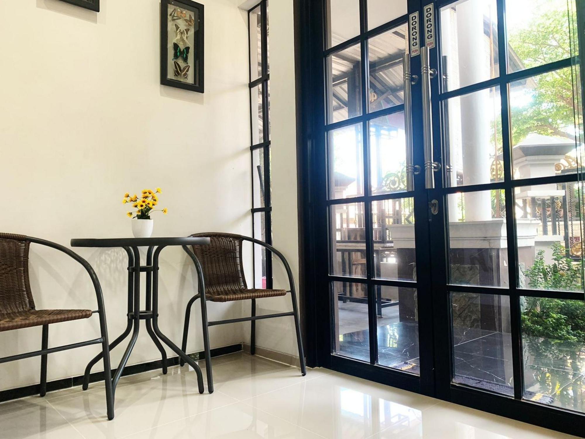 Tjahaja Baroe Syariah Mitra Reddoorz At Dukuh Kupang Hotell Surabaya Exteriör bild