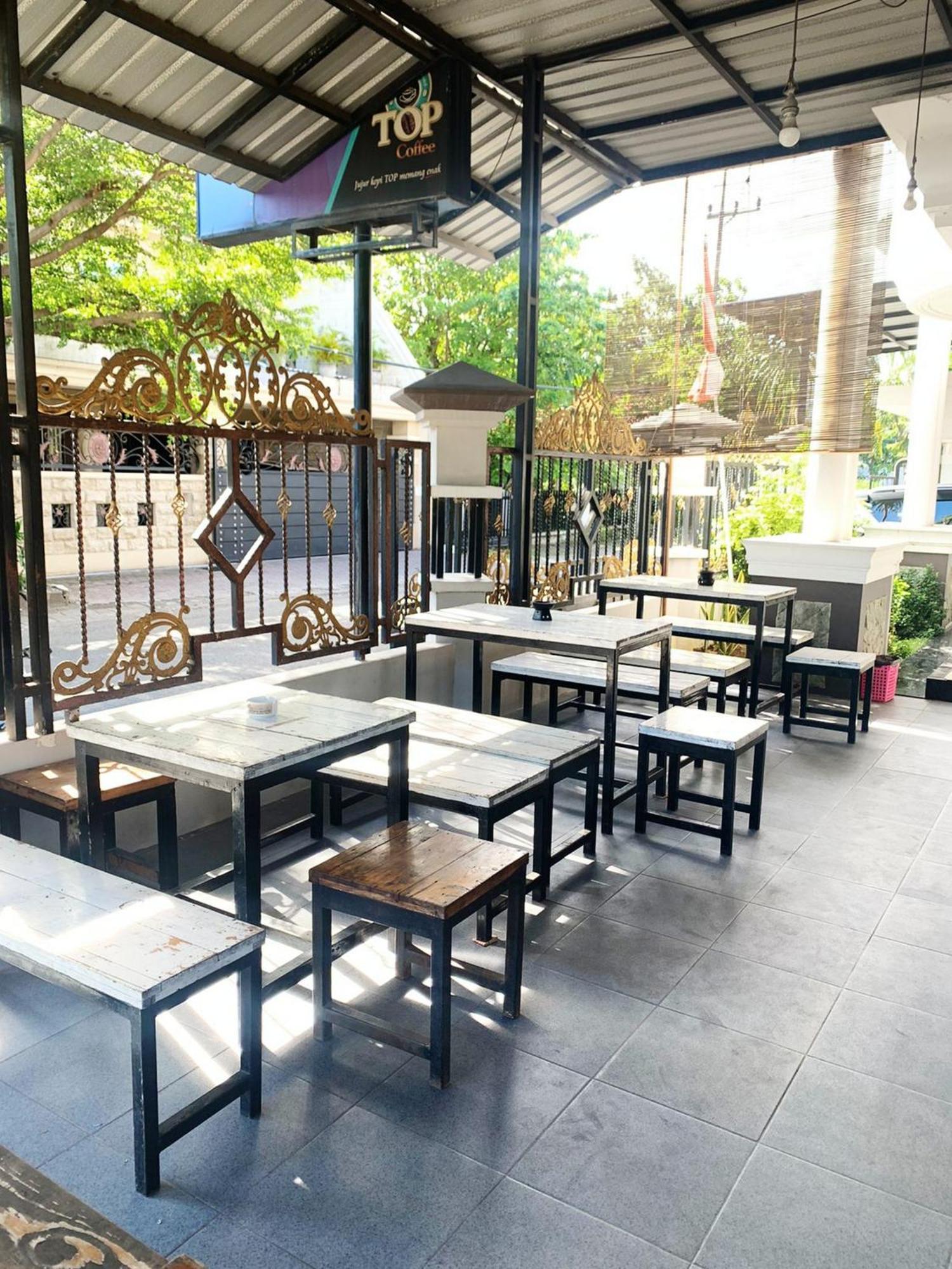 Tjahaja Baroe Syariah Mitra Reddoorz At Dukuh Kupang Hotell Surabaya Exteriör bild