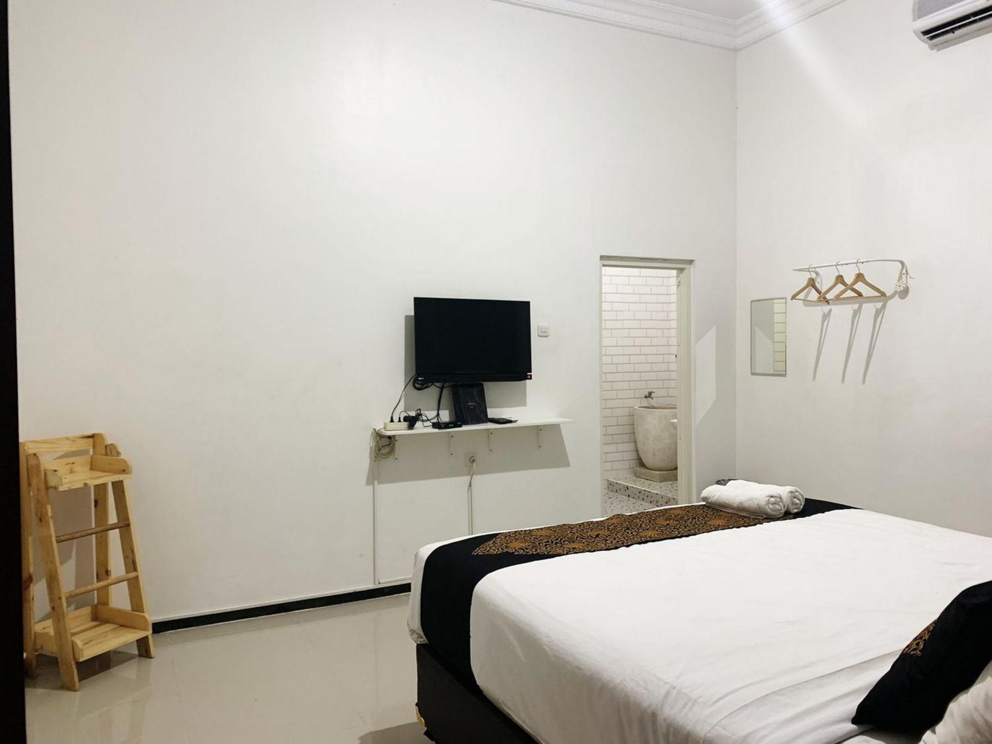Tjahaja Baroe Syariah Mitra Reddoorz At Dukuh Kupang Hotell Surabaya Exteriör bild